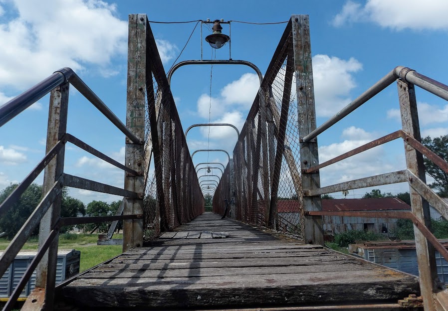 Puente Estación de trenes y cargas Ferrocarril Belgrano. Foto Natalia Pérez. 