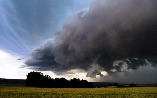 cumulonimbus-3195687_960_720