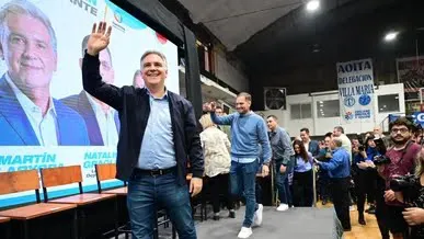 gill-llaryorajfif.jfif