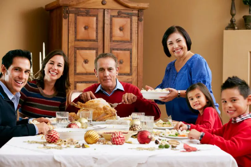 family-cristmas-810x540