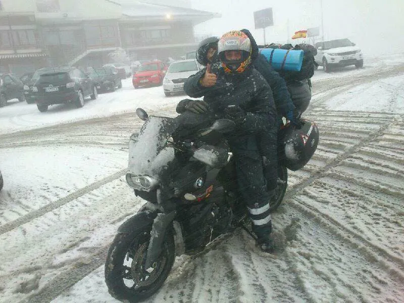 discovery_bike_frio_y_nieve_en_moto