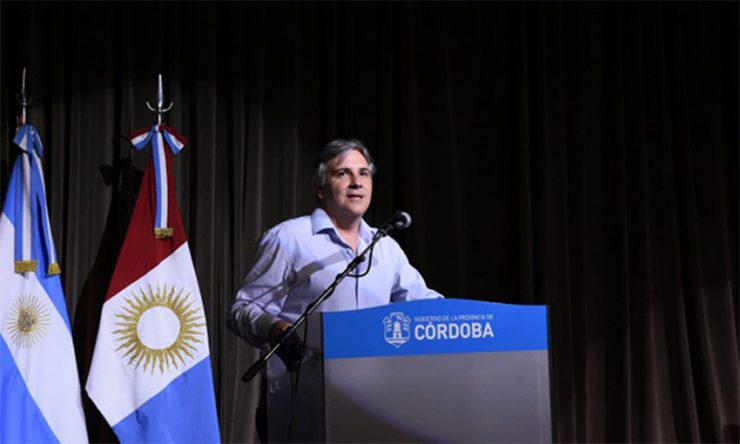 z-llaryora-2w-740x444