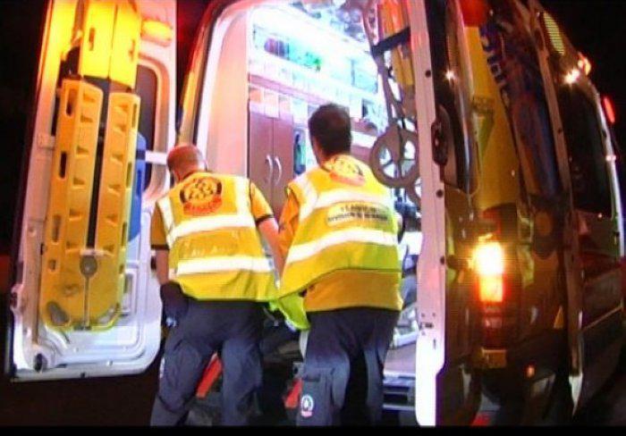 16398-ambulancia-noche3