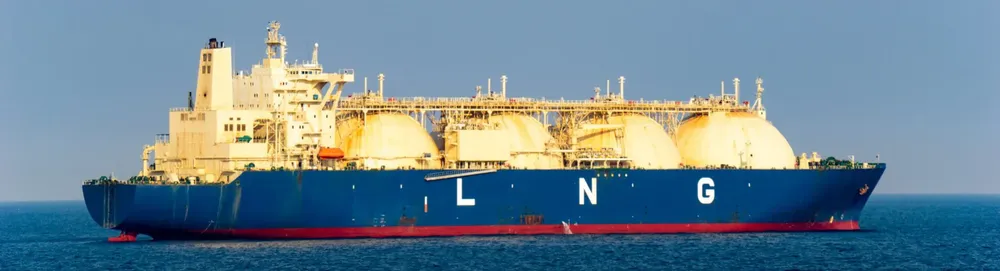 1078242305-FF-BUQUE-METANERO-GAS-GNL-THE-MARINER-4291-SHUTTERSTOCK-1920x520