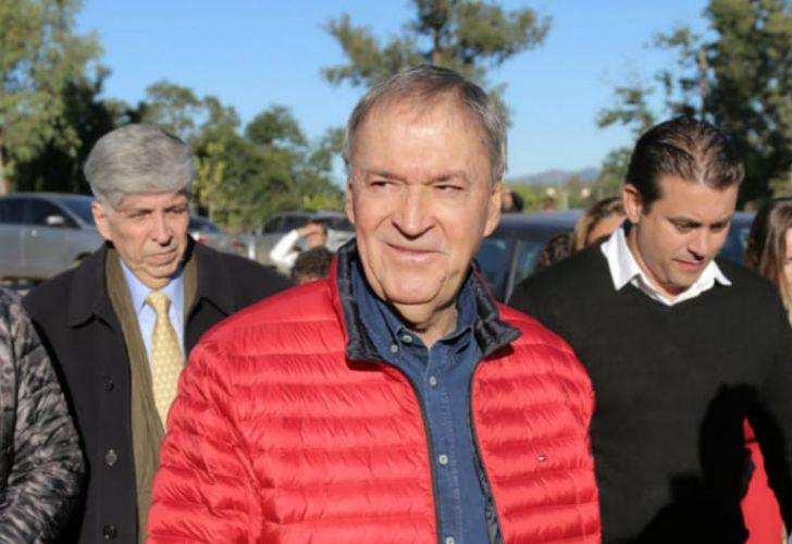 juan-schiaretti-llega-a-votar-en-cordoba-los-de-afuera-son-de-palo-dijo-698141-28qkud4mrbf0