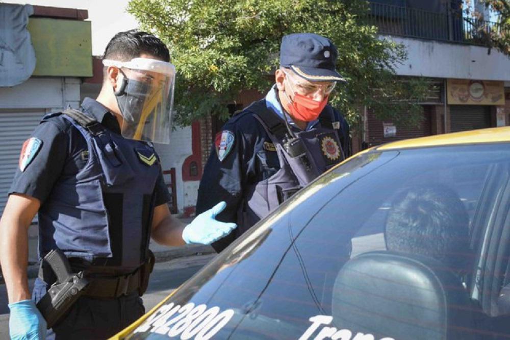 multimedia.normal.b34691e224cb2d83.636f6e74726f6c657320636f726f6e6176697275732040506f6c6963696143625f6e6f726d616c2e6a7067