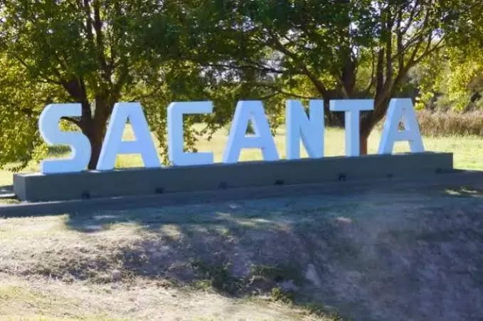 fb335e7d-df5d-494e-990b-299c2af02e0a