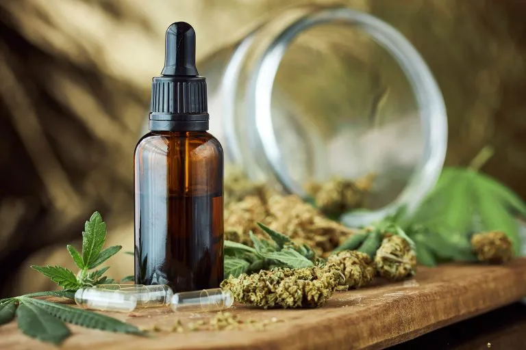 What-is-a-cannabis-tincture-768x512