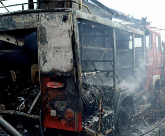 12995-autobombaquemada1