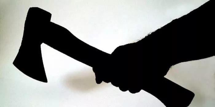 Joven-internado-con-heridas-graves-en-la-cabeza-luego-de-ser-atacado-con-un-hacha