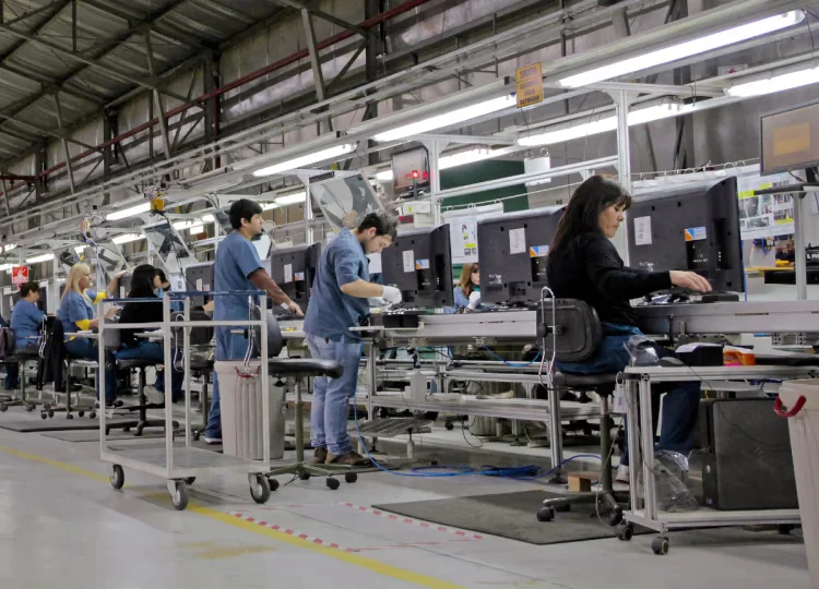 TRABAJADORES