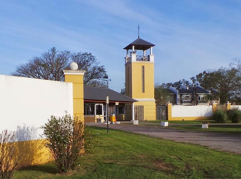 multimedia.normal.a0d5735e12245789.417972657320646520476f6c662046616365626f6f6b5f6e6f726d616c2e6a7067