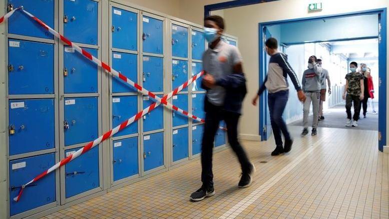 francia_escuela_crop1591667011013.jpg_777436332