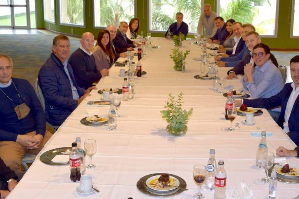 multimedia.normal.a1179e046401f947.4d6163726920616c6d7565727a6f20656e2043c3b372646f6261204a756e746f5f6e6f726d616c2e6a7067