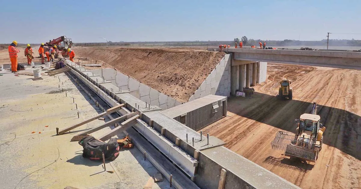 Obra-publica-vial-autopista-a-San-Francisco