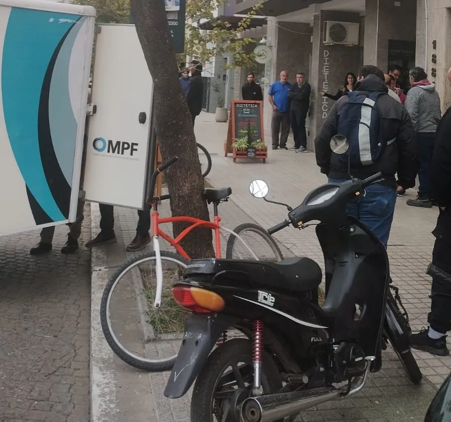 ce468e32-0972-4ddb-a572-082160a49bd4