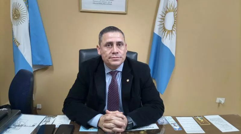 gomezur6-800x445