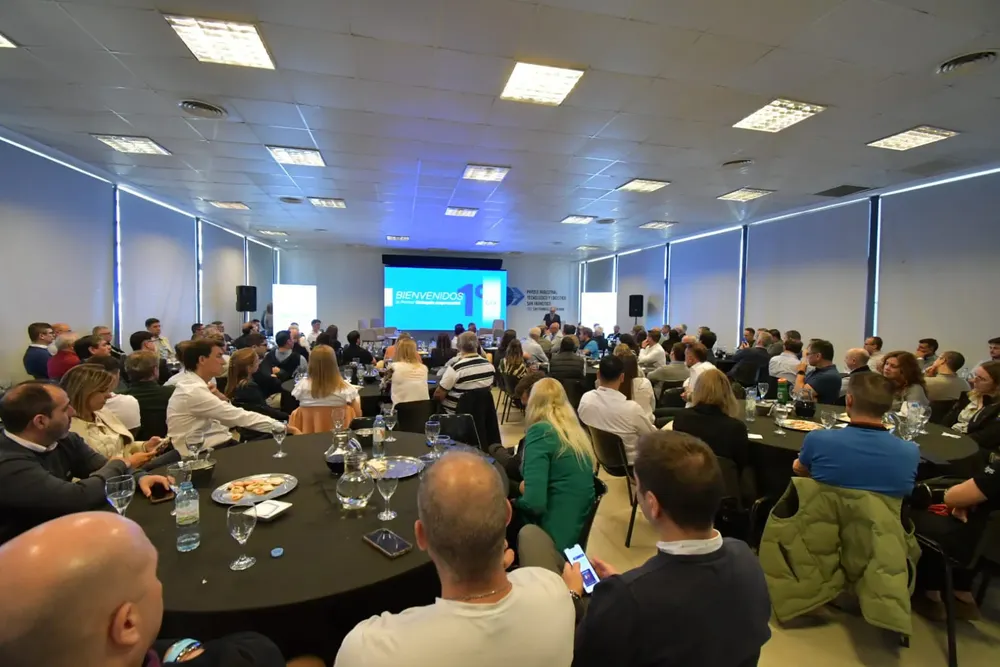 f2c594c9-f194-4243-91c6-4c402785ee02