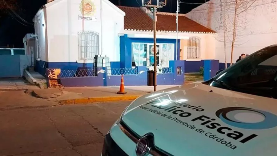 z-policia-la-falda-1w
