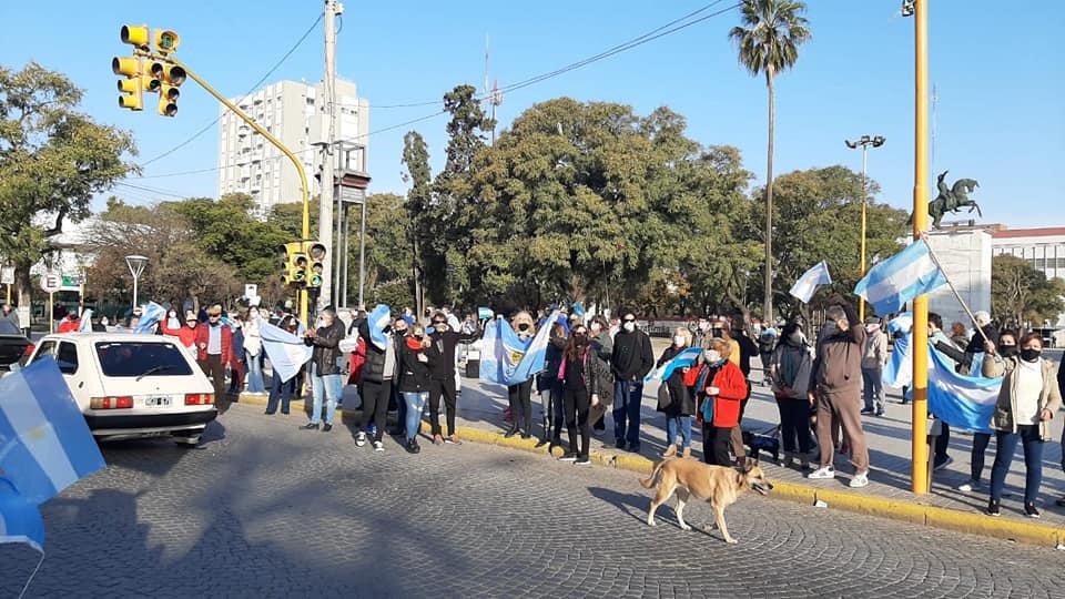 107733082_1208079556190632_8559023421384916961_n